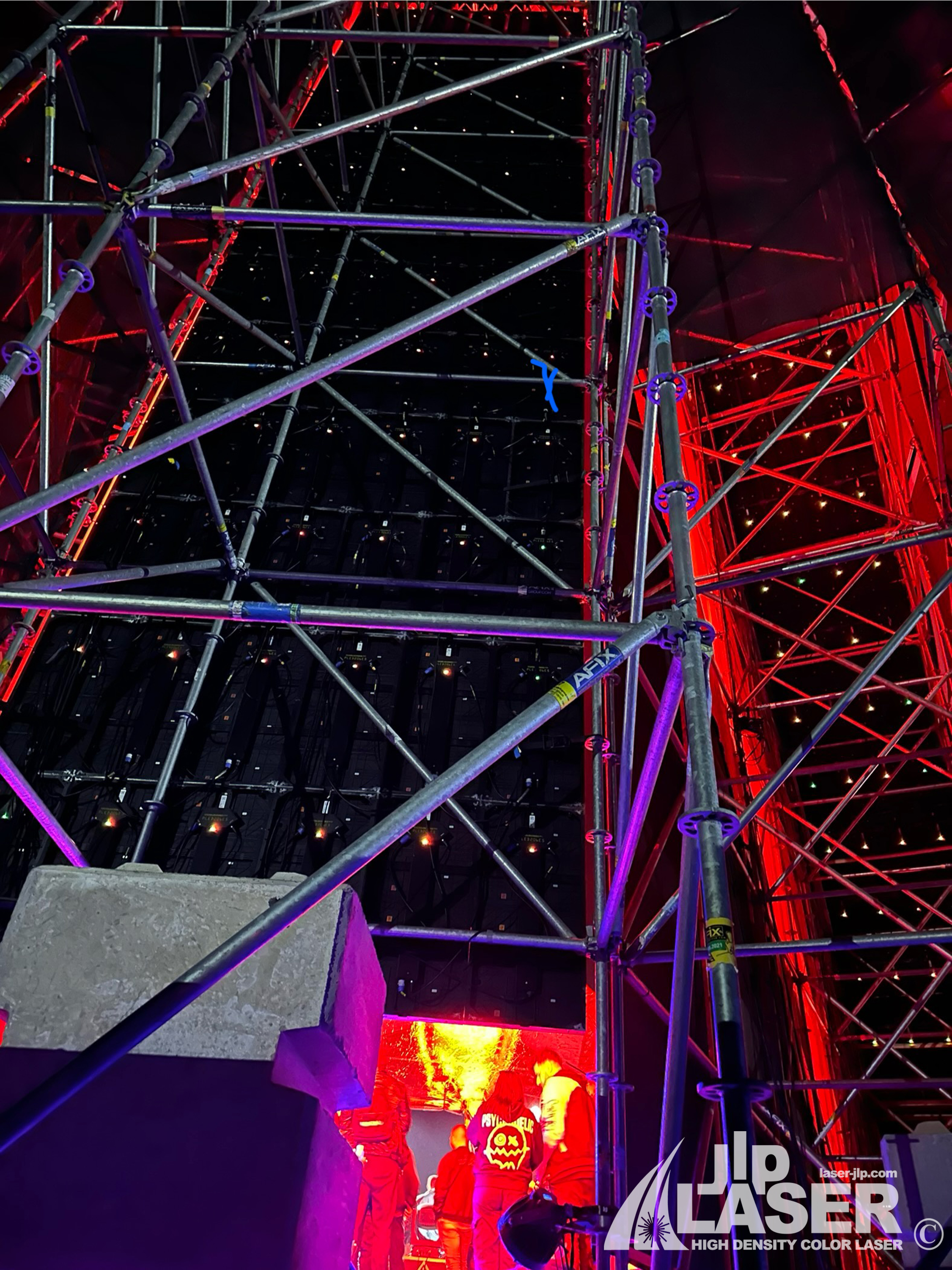 LED 